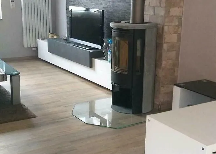 Schoene Offene Mit Grosser Terrasse. Appartamento